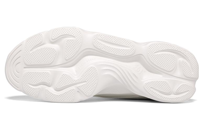 Shop Sepatu Lari Ringan Tahan Aus 361° 'Hitam dan Putih' 672332238-1