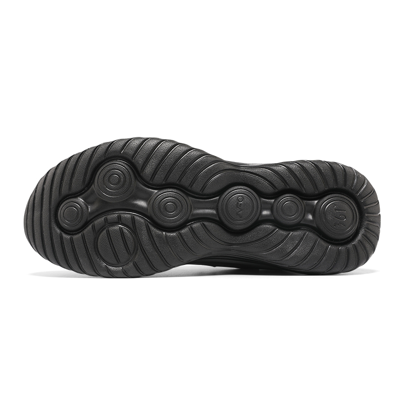 Shop 361°快適万能ブラックローカットランニングシューズ 672342227-5