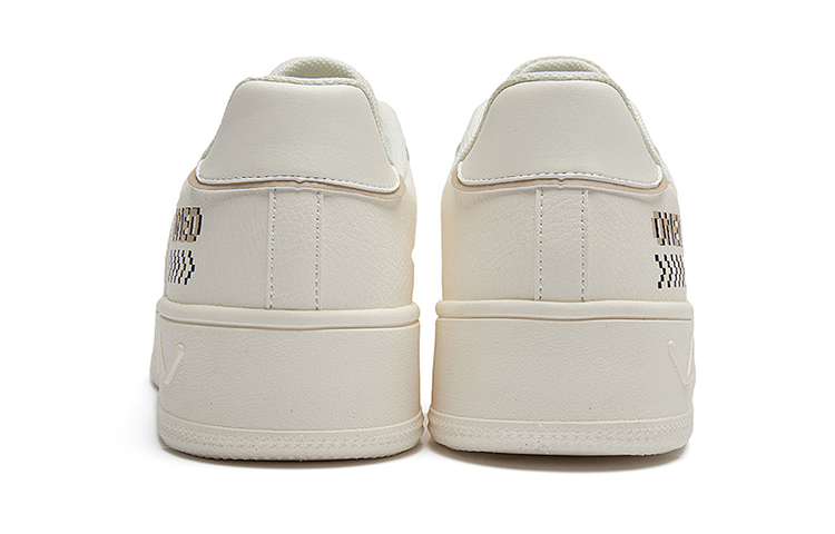 Lookbook 361° 패션 컴포트 스니커즈 '화이트' (52 characters) 672116606F-2