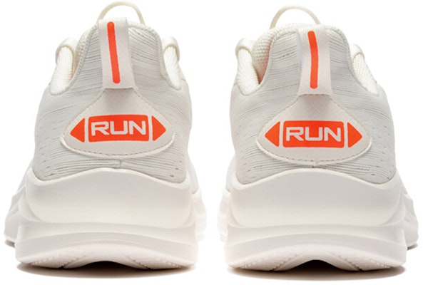 361° 透氣防滑 耐磨跑步鞋 羽毛白 Lookbook 361° 透氣防滑 耐磨跑步鞋 羽毛白