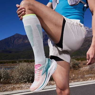 361° 飛燃2 甜蜜蜜 Q彈科技 碳板 跑步鞋 男款 粉綠 2