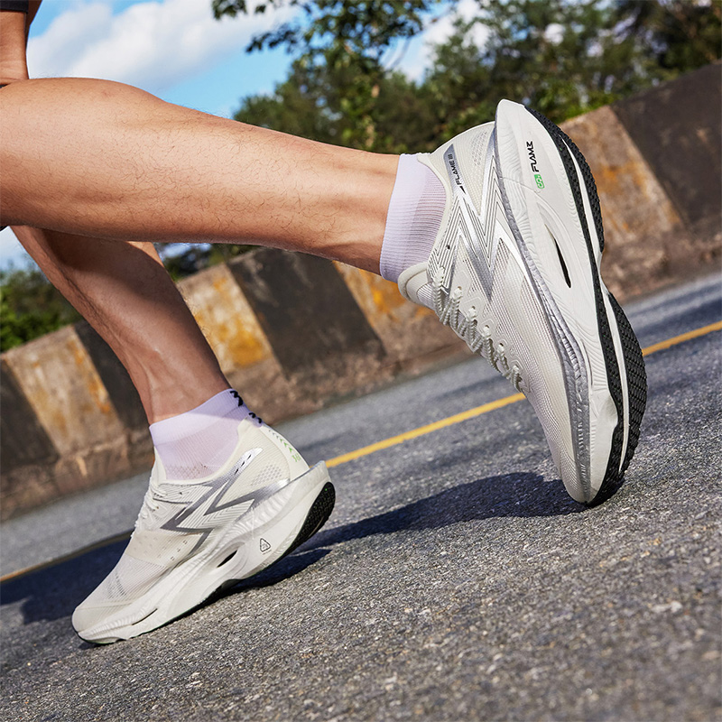 Details for 361° フェイユエ 3 MIRO 'シルバーホワイト' 672412207-2 672412207-2