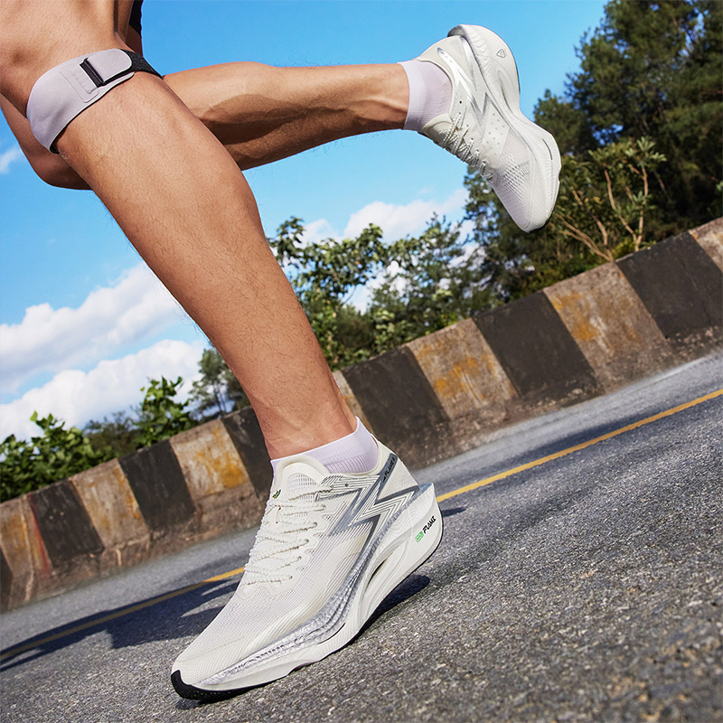 Sizing 361° フェイユエ 3 MIRO 'シルバーホワイト' 672412207-2 672412207-2