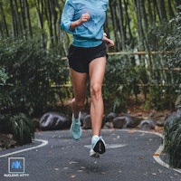 361° 飛馳future 璀燦 全握碳板 減震防滑耐磨輕便反彈 低筒 跑步鞋 男女款 冰川藍 1