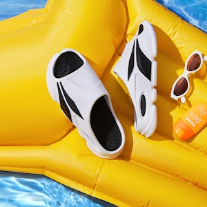 361°フライングスタンダード サンダル (白黒) 572221120-1 Cheap 361°フライングスタンダード サンダル (白黒) 572221120-1