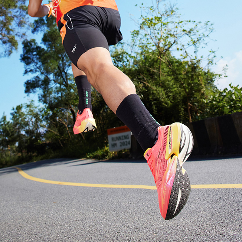 Cheap 361° 飛翻future1.5 龘人實力 龍年限定鞋 減震防滑耐磨透氣 低筒 跑步鞋 男女款 閃光海棠粉