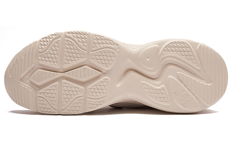 Shop 361°軽量ダッドスニーカー「クリーム」(80 characters exactly) 572036785-1