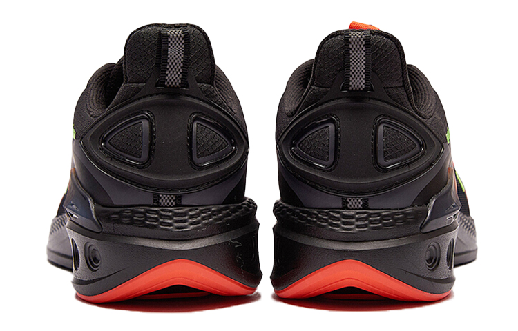 Lookbook Kasut Lari 361° Low-Top 'Hitam Oren' 572032241-5