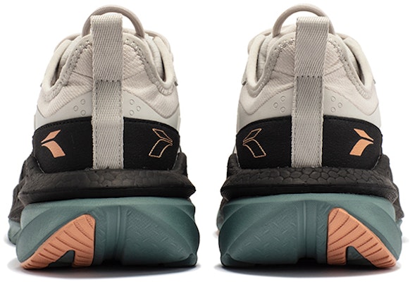 361° 赤焰雨屏 耐磨防滑 低幫 跑步鞋 男款 米黑色 Shop 361° 赤焰雨屏 耐磨防滑 低幫 跑步鞋 男款 米黑色