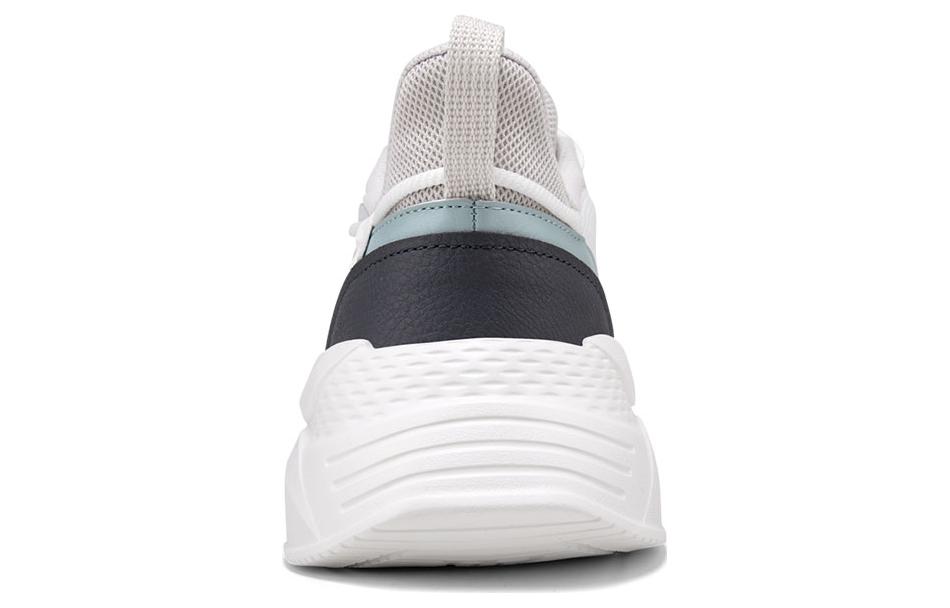 Lookbook 361° 低帮运动鞋“浅绿色” 672326705-3