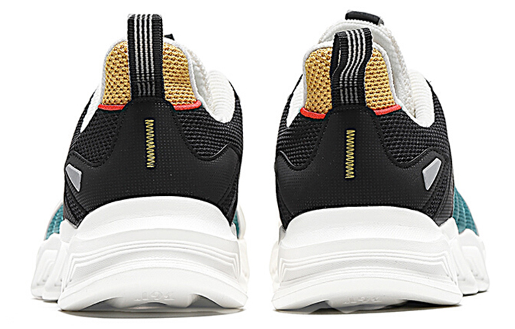 Lookbook 361度低帮鞋 '白绿' 672032218F-2