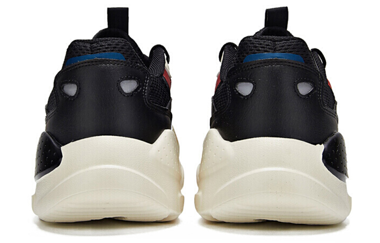 Lookbook 361° Mesh Rendah 'Putih Hitam' 672016785-4