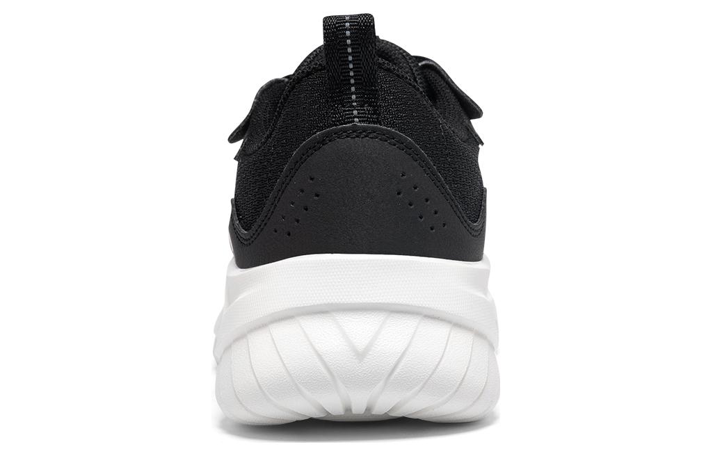 Lookbook 361° Sepatu Lari Performa 'Hitam Low-Top' 672342226-4