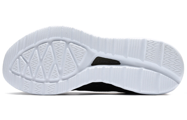 Shop Kasut Larian Ringan Mudah Nafas 361° 'Hitam Oren' 572024413-5