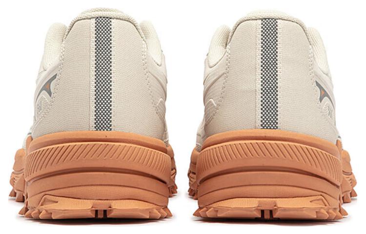 Lookbook 361° Teknologi Layar Hujan Kasut Rendah 'Putih Susu' 672342201-1