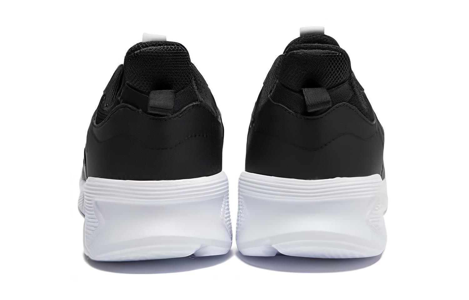 Lookbook Sepatu Lari 361° 'Obsidian Black' 672112258-3