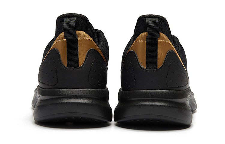 Lookbook 361° 跑鞋 低帮 '黑金健身' 672112210F-7