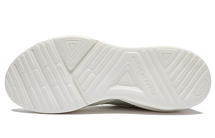 Shop 361° 스포츠 스니커즈 '화이트 그린' (361° Sports Sneakers 'White Green') 672116717-2