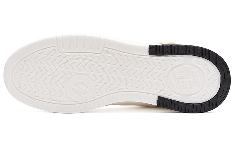 Shop 361° x 頭文字D スケートシューズ 'ホワイト ブラック' 672136626-1 672136626-1