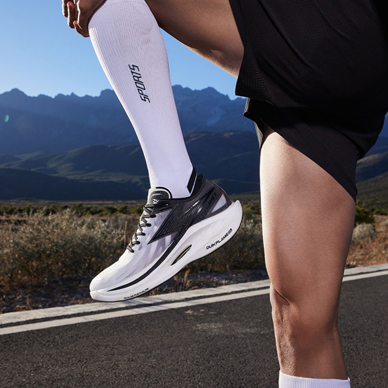 Cheap 361° x Qu!k Foam 飞焰2 '白黑' 运动鞋 572312205-2