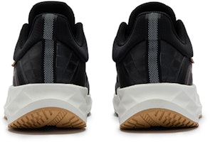 361° 雨幕6.0 減震防滑耐磨防水 低筒 跑步鞋 男款 黑白 Shop 361° 雨幕6.0 減震防滑耐磨防水 低筒 跑步鞋 男款 黑白