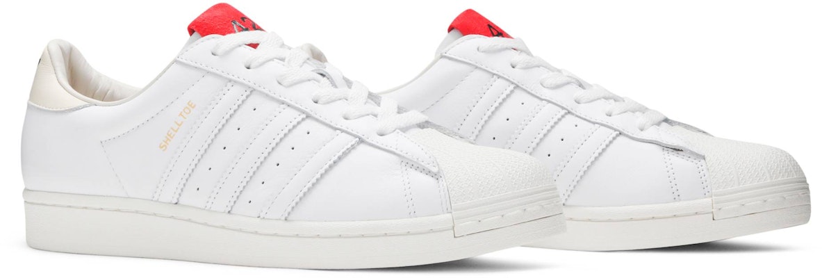 White shell 2025 toe adidas womens