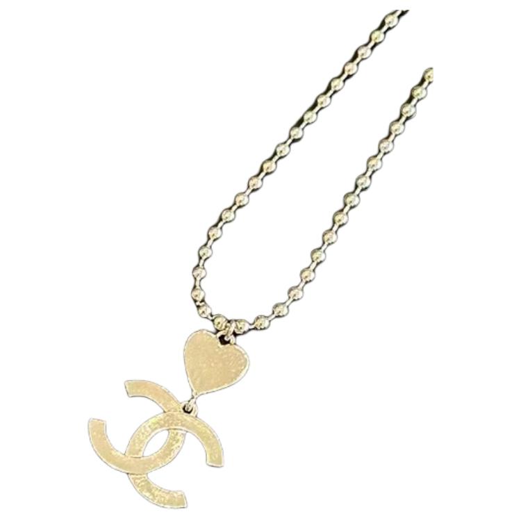 Shop 【24A 新款】香奈儿粉色甜心双C标志项链 ABE012-B17342-NZC37