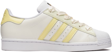 【訂製球鞋】adidas originals Superstar 野鶴製造 清新簡約 蝶舞春放 低筒 板鞋 女款 米白色 Lookbook 【訂製球鞋】adidas originals Superstar 野鶴製造 清新簡約 蝶舞春放 低筒 板鞋 女款 米白色