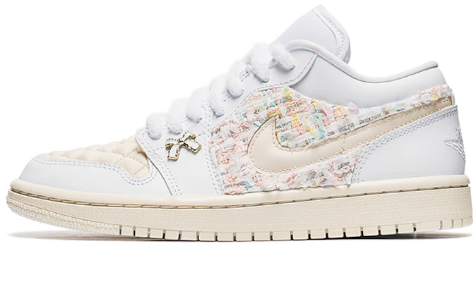 【訂製球鞋】 Jordan Air Jordan 1 Low 野鶴製造 小香風主題 黑白解構 特殊禮盒版 低幫 復古籃球鞋 女款 米白 Order 【訂製球鞋】 Jordan Air Jordan 1 Low 野鶴製造 小香風主題 黑白解構 特殊禮盒版 低幫 復古籃球鞋 女款 米白
