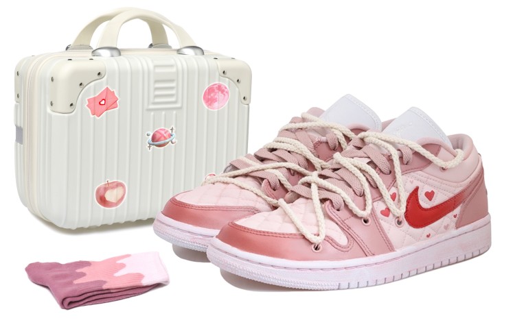 Buy 【定制球鞋】Jordan Air Jordan 1 Low OKHR 愛心 腮紅 麻繩 做舊 暈染 低筒 復古籃球鞋 女款 粉色