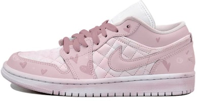 【定制球鞋】 Jordan Air Jordan 1 Low OKHR 小香風 愛心 腮紅 做舊 暈染 低筒 復古籃球鞋 女款 粉色 Order 【定制球鞋】 Jordan Air Jordan 1 Low OKHR 小香風 愛心 腮紅 做舊 暈染 低筒 復古籃球鞋 女款 粉色