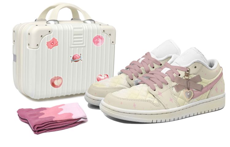 [Custom Shoes] (W) Jordan 1 Low 'Champagne Hearts and Stars'