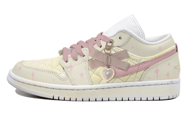 [Custom Shoes] (W) Jordan 1 Low 'Champagne Hearts and Stars' 圖 2