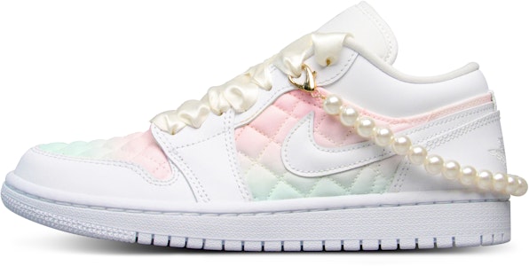 【訂製球鞋】Jordan Air Jordan 1 Low 小香風 淺色漸變 珍珠 絲綢鞋帶 低筒 復古籃球鞋 女款 粉藍 Buy 【訂製球鞋】Jordan Air Jordan 1 Low 小香風 淺色漸變 珍珠 絲綢鞋帶 低筒 復古籃球鞋 女款 粉藍
