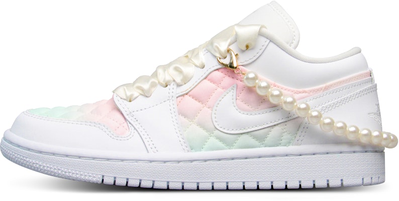 【訂製球鞋】Jordan Air Jordan 1 Low 小香風 淺色漸變 珍珠 絲綢鞋帶 低筒 復古籃球鞋 女款 粉藍 Buy 【訂製球鞋】Jordan Air Jordan 1 Low 小香風 淺色漸變 珍珠 絲綢鞋帶 低筒 復古籃球鞋 女款 粉藍