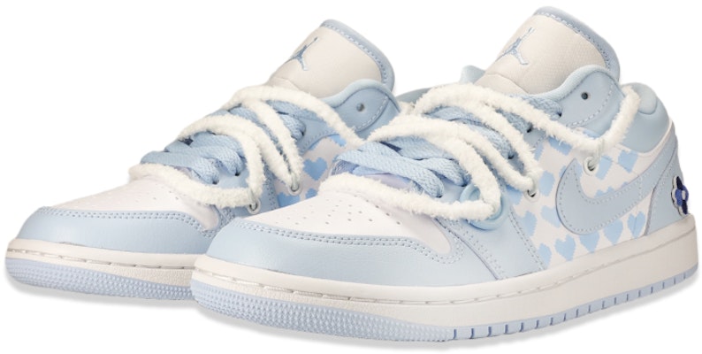 (W) 에어 조던 1 로우 '하트 픽셀' 발렌타인 (토끼해) DC0774-141(TeamF-爱心像素风) Lookbook (W) 에어 조던 1 로우 '하트 픽셀' 발렌타인 (토끼해) DC0774-141(TeamF-爱心像素风)