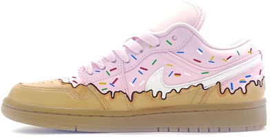 (W) 에어 조던 1 로우 '핑크 껌' 커스텀 슈즈 DC0774-601(Team-柒女款粉红甜甜圈) Order (W) 에어 조던 1 로우 '핑크 껌' 커스텀 슈즈 DC0774-601(Team-柒女款粉红甜甜圈)