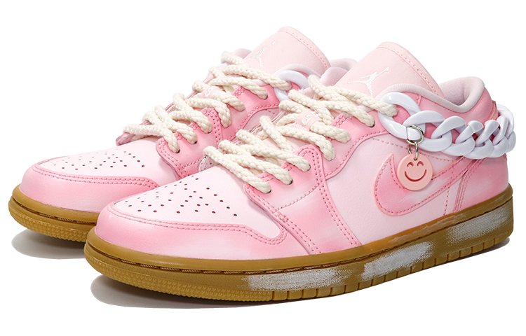 Lookbook 【訂製球鞋】Jordan Air Jordan 1 Low "Pink Gum" 做舊 溫馨 浪漫 麻繩鞋帶 鏈條 低幫 復古籃球鞋 女款 粉白