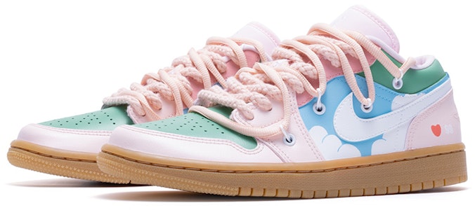 【訂製球鞋】Jordan Air Jordan 1 Low Pink Gum 解構鞋帶 六一主題 天堂島 手繪噴繪 低幫 復古籃球鞋 女款 粉綠 Lookbook 【訂製球鞋】Jordan Air Jordan 1 Low Pink Gum 解構鞋帶 六一主題 天堂島 手繪噴繪 低幫 復古籃球鞋 女款 粉綠