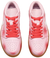 (W) 【カスタムシューズ】(女性用) エアジョーダン1 ロー 'ピンクガムグラデーションストロベリー' DC0774-601(TeamThree-女款草莓粉色) Shop (W) 【カスタムシューズ】(女性用) エアジョーダン1 ロー 'ピンクガムグラデーションストロベリー' DC0774-601(TeamThree-女款草莓粉色)