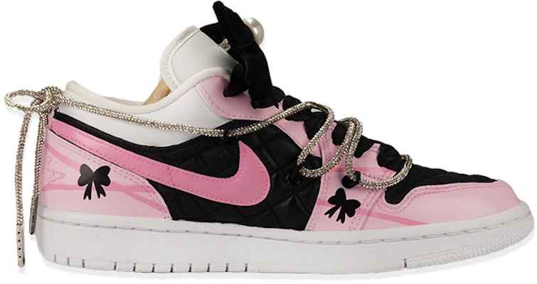 (W) 에어 조던 1 로우 '퀼트 블랙핑크 나비' (59 characters) DB6480-100(TeamF-黑粉蝴蝶结) Order (W) 에어 조던 1 로우 '퀼트 블랙핑크 나비' (59 characters) DB6480-100(TeamF-黑粉蝴蝶结)