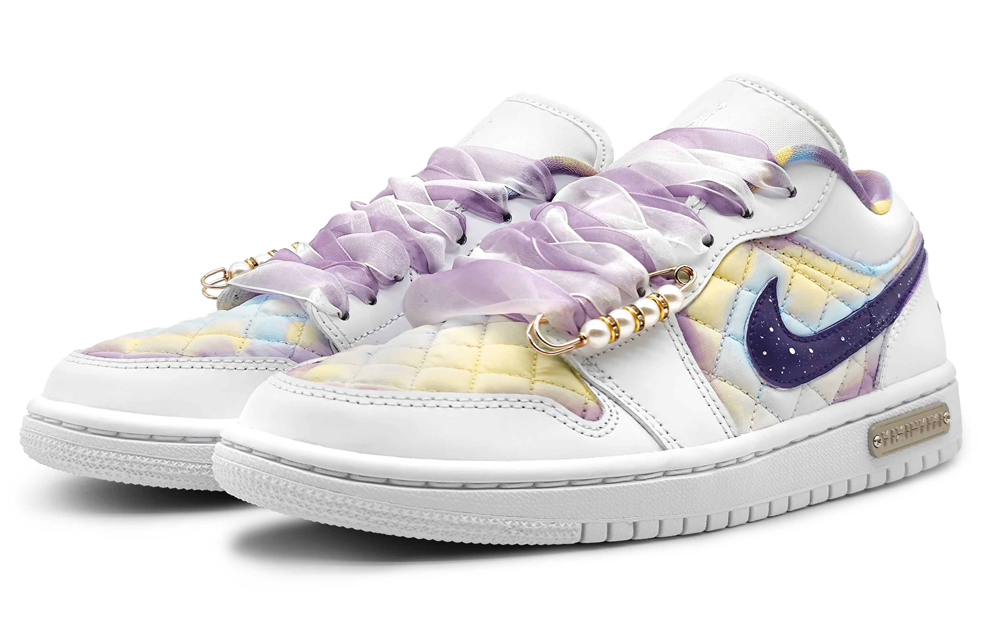 Lookbook (W) [Sepatu Custom] Air Jordan 1 Low 'Quilted Chanel Dream Gradasi' DB6480-100(Team16-女款云染霓虹黄)