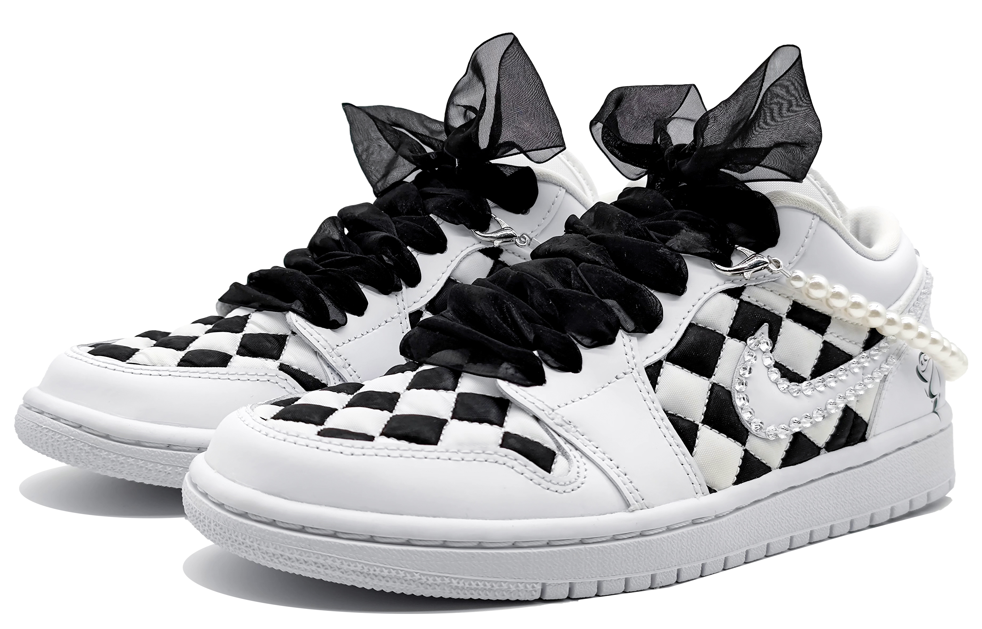 Lookbook (W) [Sepatu Custom] Air Jordan 1 Low 'Quilted Rose Butterfly Putih Hitam' DB6480-100(Team16-女款镶钻边勾)