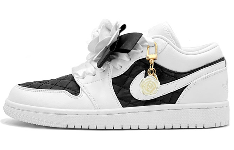 Buy (W) [Sepatu Custom] Air Jordan 1 Low 'Putih Triple Quilted' DB6480-100(TeamS-小香风)