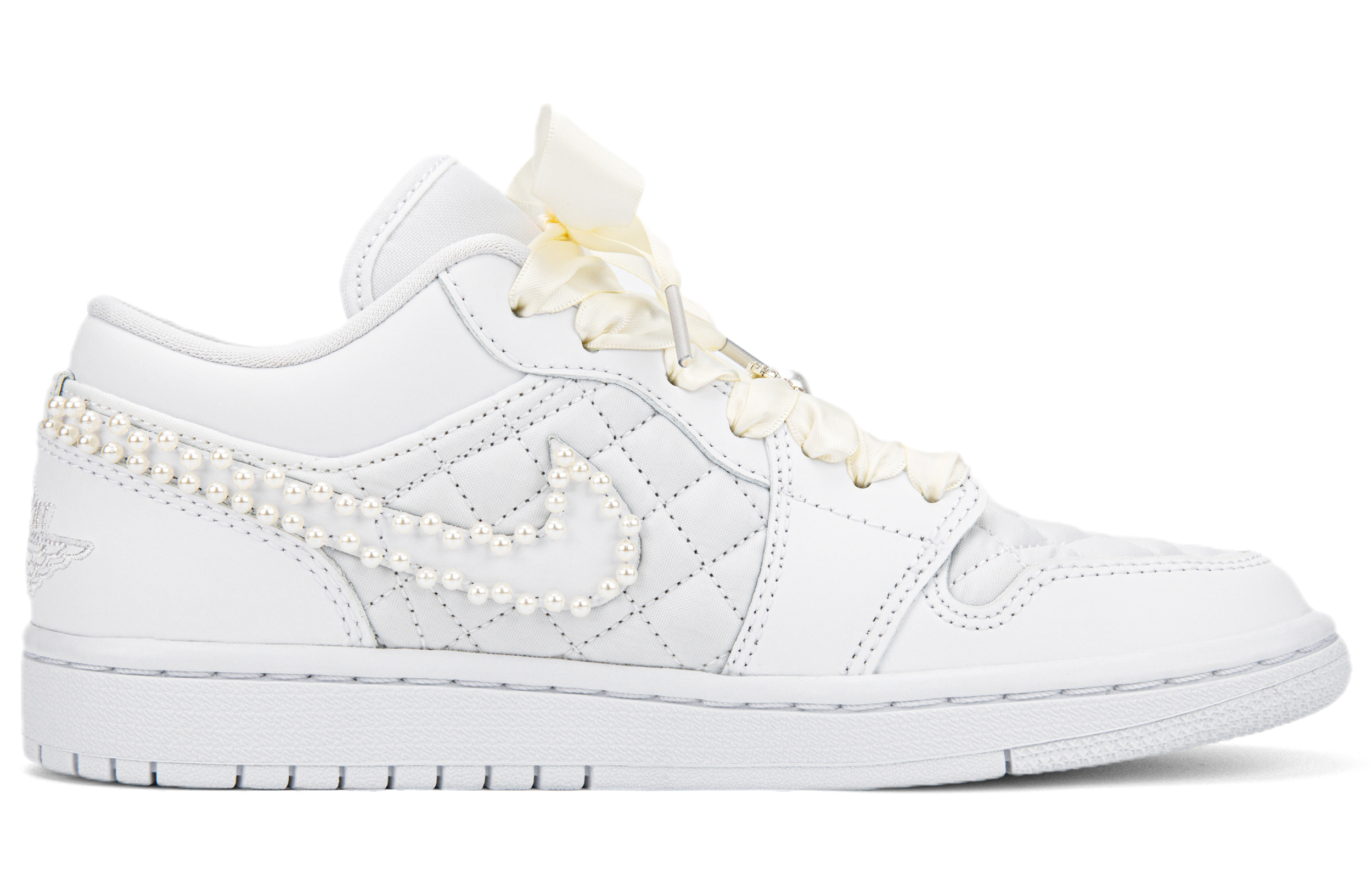 Order 【客製球鞋】 Jordan Air Jordan 1 Low婚慶主題 浪漫婚禮 婚鞋 珍珠 絲綢 簡約 搭配百變 低筒 低筒籃球鞋 女款 白色
