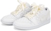 Lookbook 【客製球鞋】 Jordan Air Jordan 1 Low婚慶主題 浪漫婚禮 婚鞋 珍珠 絲綢 簡約 搭配百變 低筒 低筒籃球鞋 女款 白色