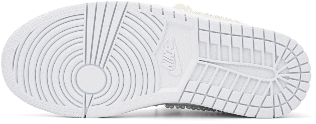 【客製球鞋】 Jordan Air Jordan 1 Low婚慶主題 浪漫婚禮 婚鞋 珍珠 絲綢 簡約 搭配百變 低筒 低筒籃球鞋 女款 白色 Purchase 【客製球鞋】 Jordan Air Jordan 1 Low婚慶主題 浪漫婚禮 婚鞋 珍珠 絲綢 簡約 搭配百變 低筒 低筒籃球鞋 女款 白色