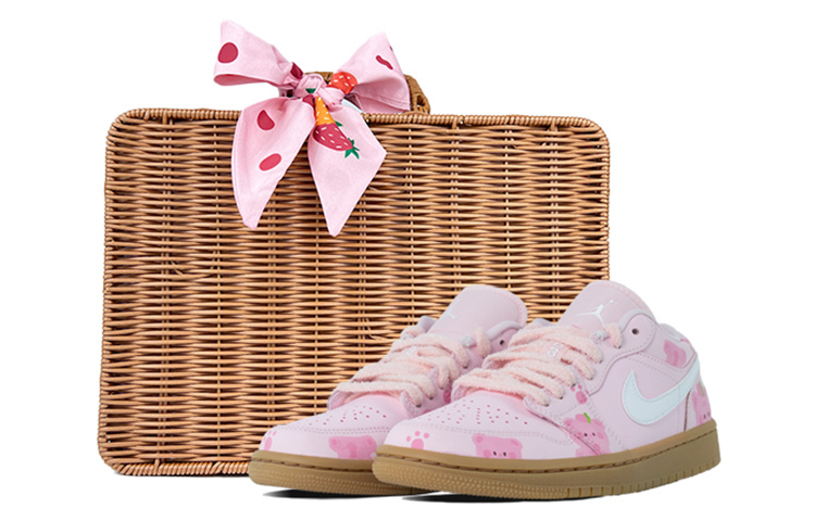 Buy 【訂製球鞋】Jordan Air Jordan 1 Low "Pink Gum" 可愛 草莓小熊 特殊鞋盒 低幫 復古籃球鞋 女款 粉色