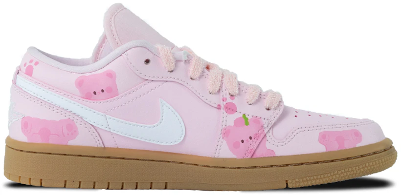 (W) 에어 조던 1 로우 '딸기곰 핑크검' (커스텀) DC0774-601(Teamfour-女款小熊S-BOX) Lookbook (W) 에어 조던 1 로우 '딸기곰 핑크검' (커스텀) DC0774-601(Teamfour-女款小熊S-BOX)