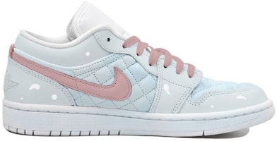 【客製化籃球鞋】Jordan Air Jordan 1 Low OKHR 草莓牛奶 復古風 特殊鞋盒 低筒 復古籃球鞋 女款 藍粉 Lookbook 【客製化籃球鞋】Jordan Air Jordan 1 Low OKHR 草莓牛奶 復古風 特殊鞋盒 低筒 復古籃球鞋 女款 藍粉